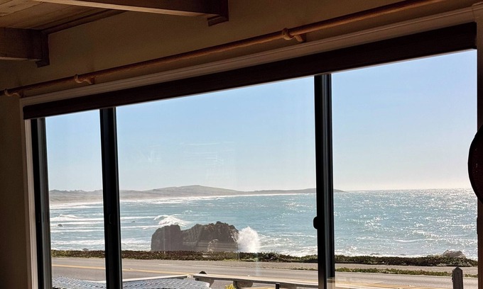 Bodega Bay House | Views from Bodega Head to Jenner! Luxurious Beds. Fireplace. Hot Tub. Dogs yes!