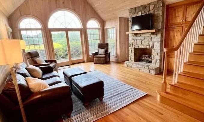 Roaring Gap House | Views! Mountain Cabin w/stone fireplace, indoor pool, pickle ball, golf, gym