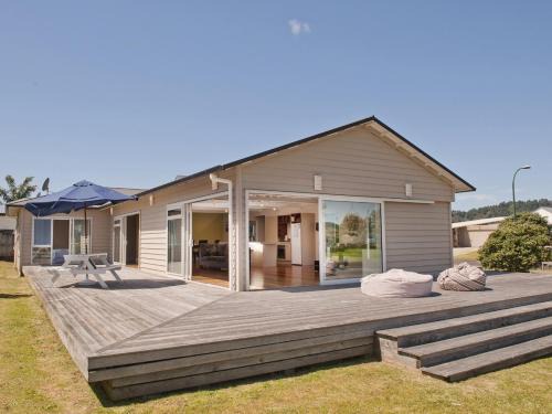 Matarangi House | Views on Matarangi - Matarangi Holiday Home
