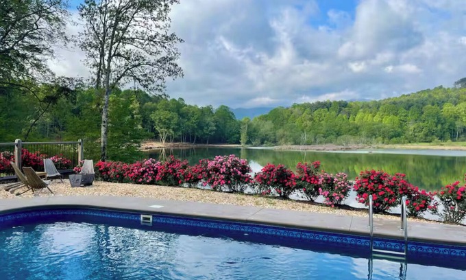 Hiawassee House | VIEWS & POOL! Private Cove Lake House!