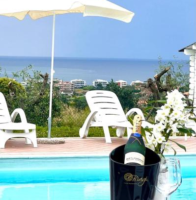 Martinsicuro Bed & Breakfast | Vigneto - Italian Restaurant & B&B