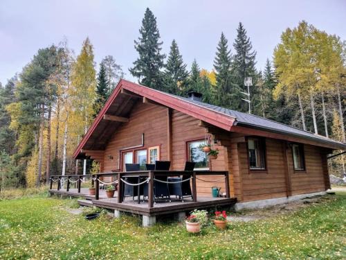 Lotjola Ski Chalet | Viihtyisä huvilamökki Saimaan rannalla
