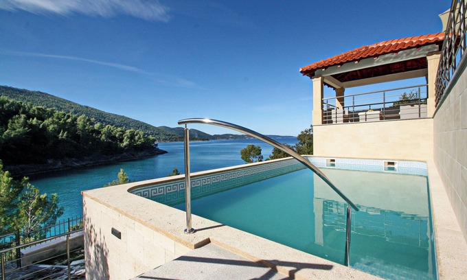 Blato Villa | Viila Anastasia Korcula, Special one- right by the sea, pool, parking. 8 pleope