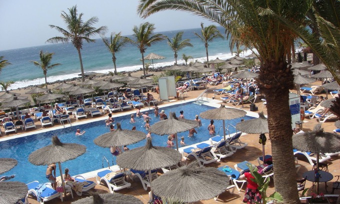 Los Pocillos Hotel | VIK Hotel San Antonio
