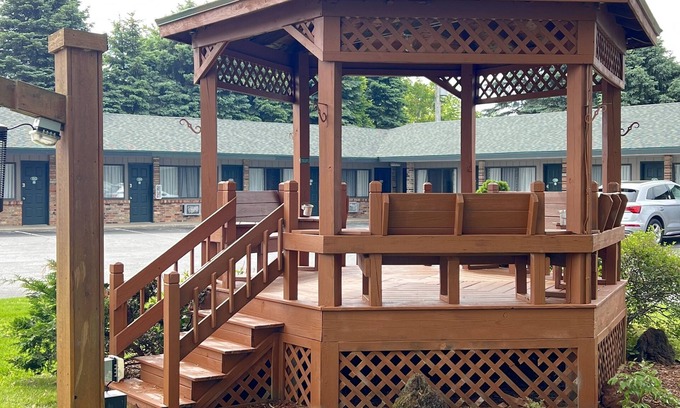 Ludington Hotel | Viking Arms Inn