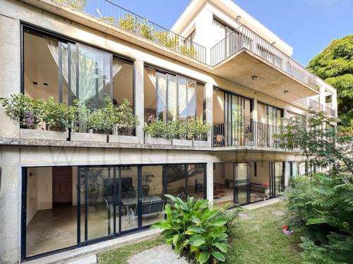 Santa Teresa Villa | Vila Amorim - Art Residency