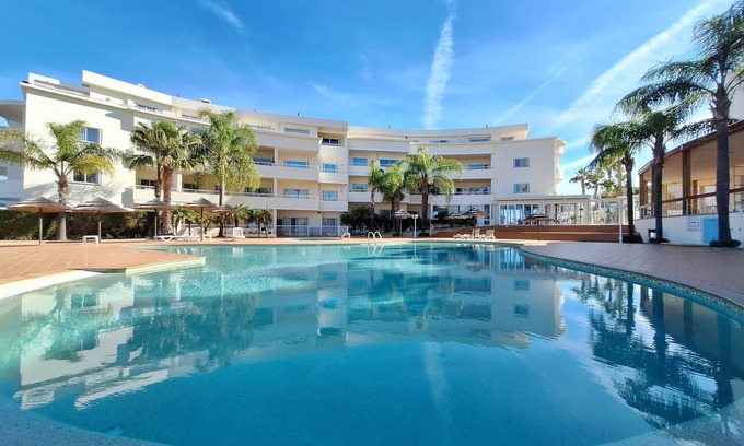 Porto de Mos Apartment | Vila Apostol - Amazing Studio with Sea View near Porto de Mos Beach in Lagos.