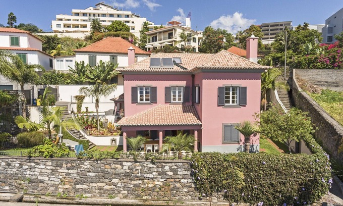 Sao Martinho Ski Chalet | Vila Botânica - By Wehost
