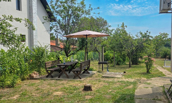 Petrovaradin House | Vila Nera Banstol cottage