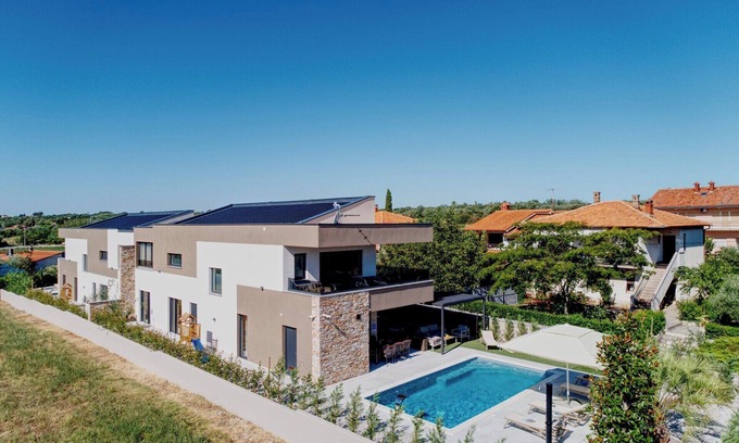 Marcana Villa | Vila Pieron & Bavigo Holiday Complex for 16 Persons by Istrabook