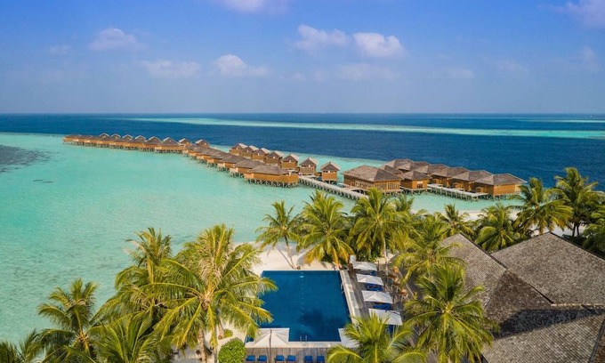 Vilamendhoo Island Hotel | Vilamendhoo Island Resort & Spa