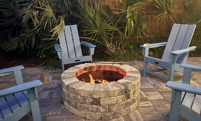 Vilano Beach House | Vilano Beach-Healing Sol-4 Kayaks-Fire Pit-Tandem Bicycle-Steps to Intracoastal!