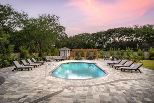 Vilano Beach House | Vilano Rose Slps 24, 6Bds, 5 Bths, Pool, Wlk to Beach, Golf, Pets