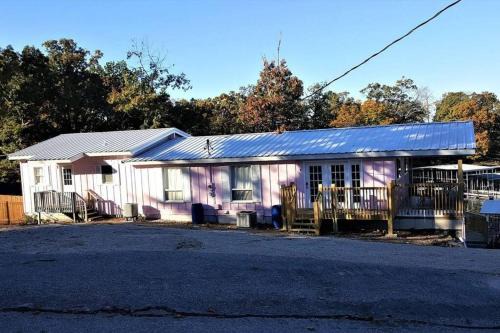 Lake Ozark House | Villa 1 sleep 6 w/VIP pkg- Bachelor parties here!