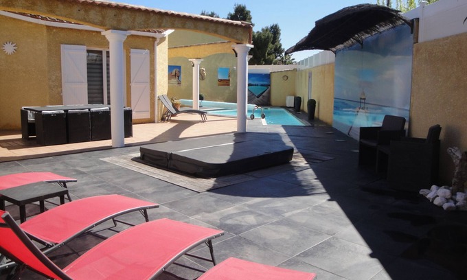 Agde Villa | Villa 130 M2 AGDE EXT MALDIVES JACUZZI PRIVATE SWIMMING POOL CLIM .A 3KM PLAGE 9/10 P