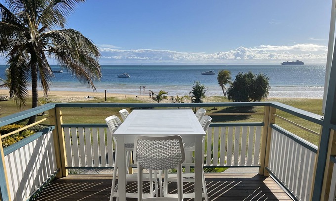 Brisbane Waterfront Villa | Villa 35 - Air conditioned beach front villa