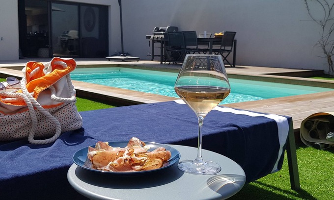 Lecci House | Villa 4*- 4/6 pers, private pool 28°, air conditioning, Fibre, 800m from beach, shops 50m away