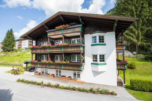 Flachau Bed & Breakfast | Villa 7