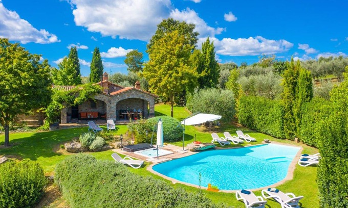 Parrano Villa | Villa ∙ 8 bedrooms ∙ 16 guests