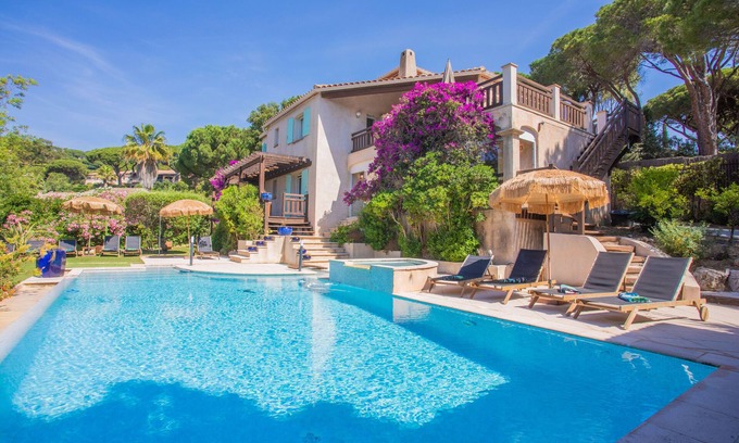 La Nartelle Villa | Villa 'À 200m De La Plage' with Sea View, Wi-Fi and Air Conditioning