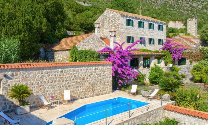 Brsecine Villa | Villa Above the Sky with Pool
