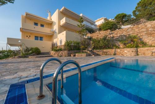 Lavreotiki Villa | Villa Adamite