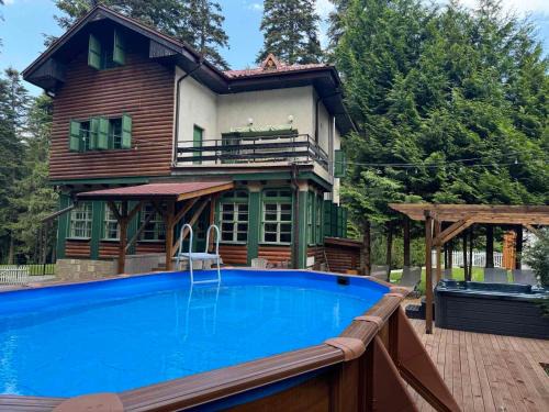 Maritsa Villa | Villa Adis with Hot Pool & Jacuzzi by BookVillaBG