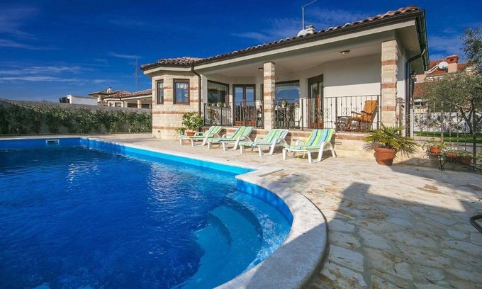 Kastel House | Villa Adry