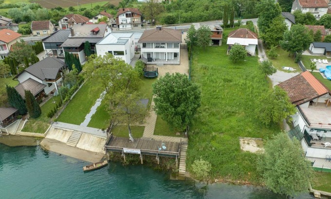 Bihac Villa | Villa Al Nemah
