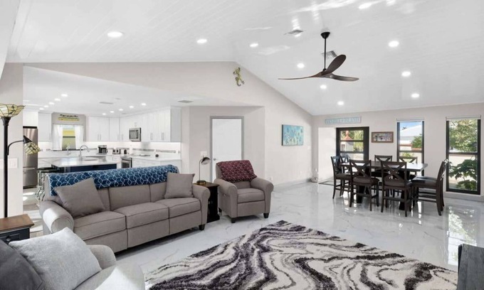 The Dunes House | Villa Albatross- Gorgeous Ground Level Pool Home in the Dunes