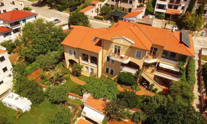 Pjescana Uvala Apartment | Villa Alexandra