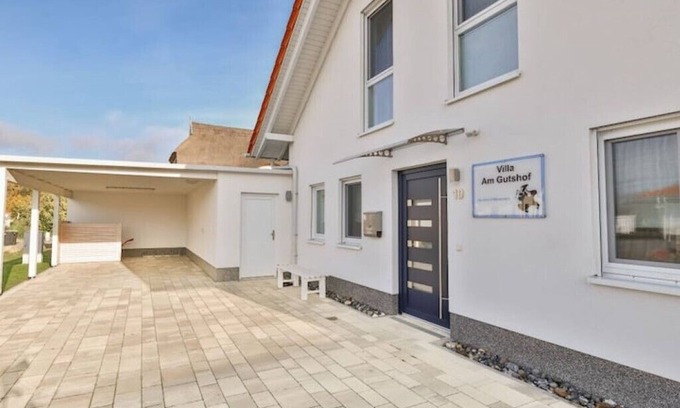 Vaschvitz House | Villa Am Gutshof