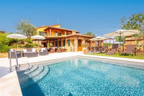 Montaione Villa | Villa Amadeo by PosarelliVillas