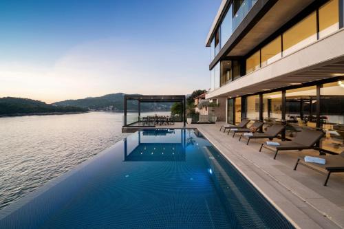 Stikovica Villa | Villa Amelie - Private Seaside Haven