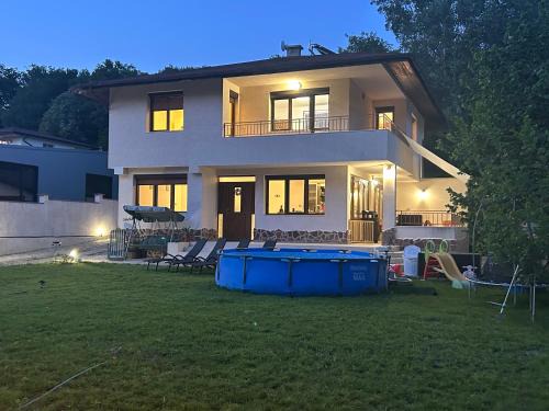 Varna House | Villa Amity