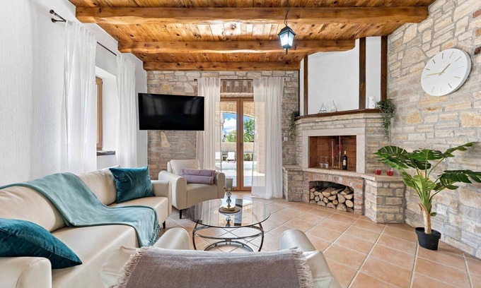 Cabrunici Villa | Villa Amore with private pool and garden 20 minutes drive from Rovinj & Pula