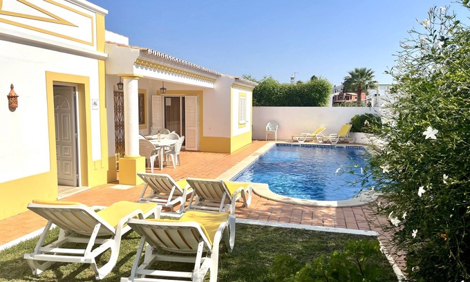 Guia Villa | Villa Ana, a lovely 3 Bedrooms, 3 Bathrooms Perfectly Located, Great Value, Low Budget Villa holiday