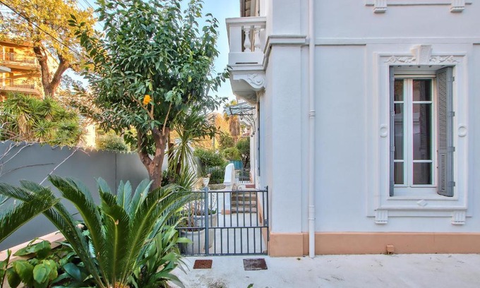 Fabron House | Villa Angelus