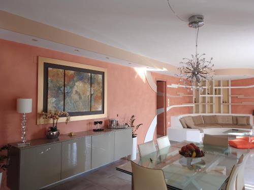 Alinda House | Villa Anna