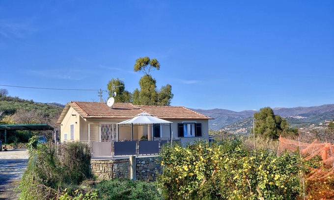 Poggi Villa | Villa Anna with private pool located on ground level 2 bedroom for 6 persons.