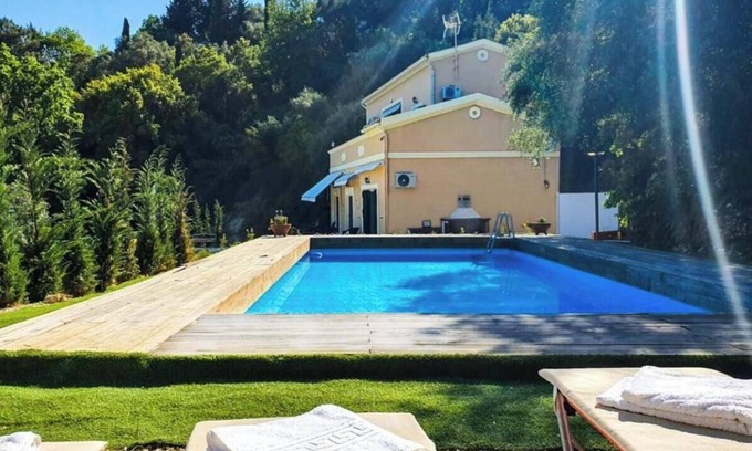 Makrata Villa | Villa 'Annette' with Sea View, Wi-Fi and Air Conditioning