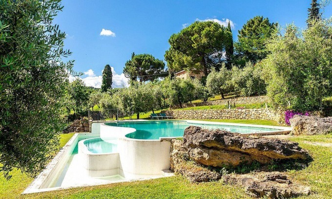 Montepulciano Villa | Villa Ardita: A characteristic and welcoming two-story villa surrounded by the greenery, with Free WI-FI.