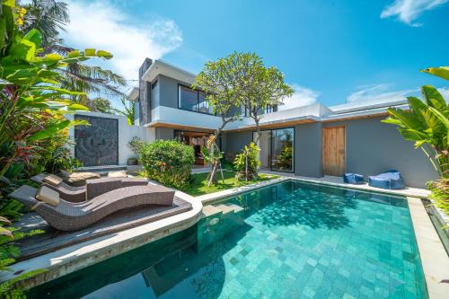 Beraban Villa | Villa Arunika - Stylish tropical 2BR Villa close to Nyanyi beach!