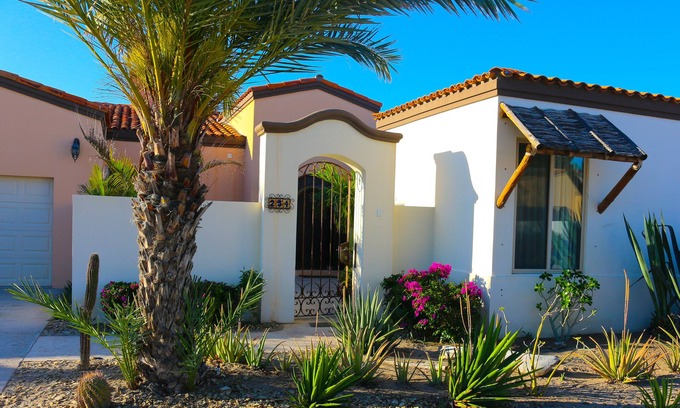 La Paz Villa | Villa at Golf Resort One Block to Beach - Maid, Concierge and Chef-Meal Services