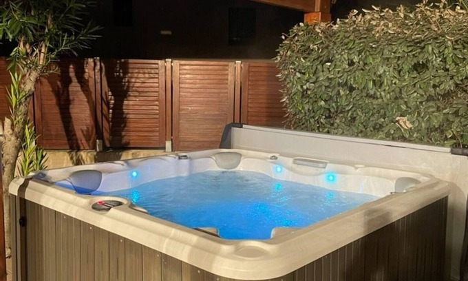 Sorede Villa | Villa at the foot of the Albères/pool and jacuzzi