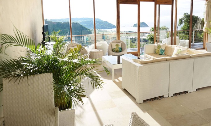 Kuta Villa | Villa Atas Pelangi