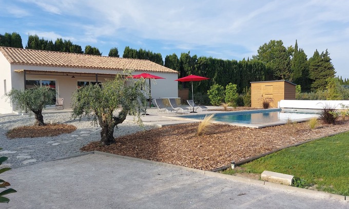 Graveson Villa | Villa au Calme, Climatisée, Piscine, Spa, Entre Saint Rémy & Avignon