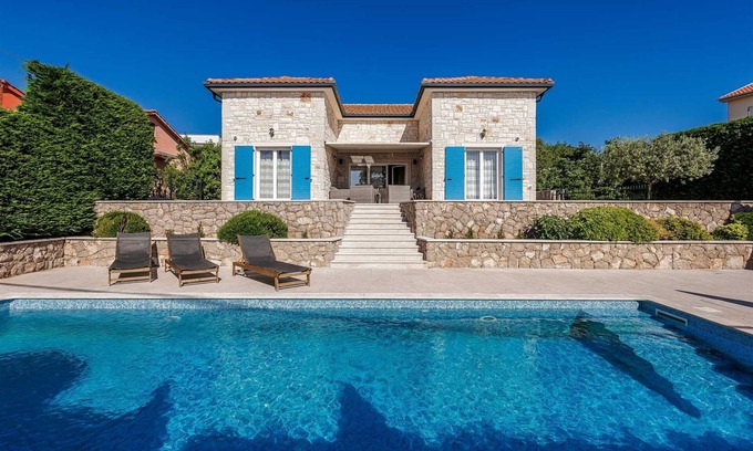 Marsici Villa | Villa Augusta with Large Private Pool