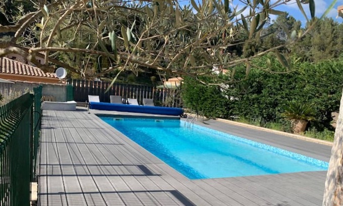 Meounes-les-Montrieux House | Villa Avec Piscine et Jacuzzi