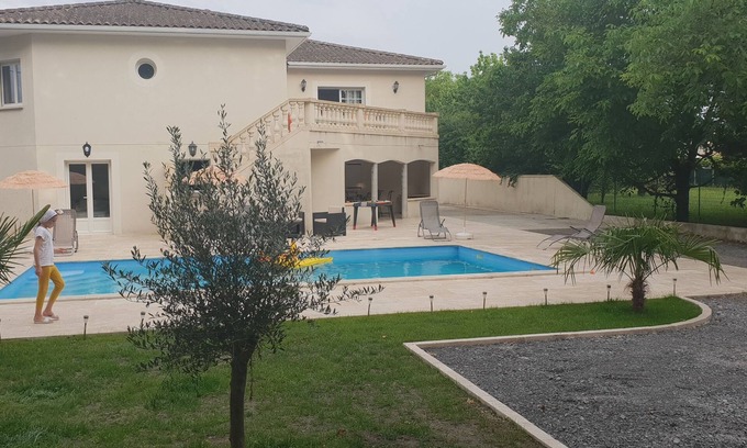 Bassens Villa | Villa Avec Piscine